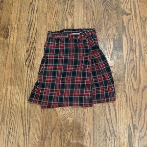 Lands end girls quilt school uniform skirt. Size: 10 Color: red, black,green
